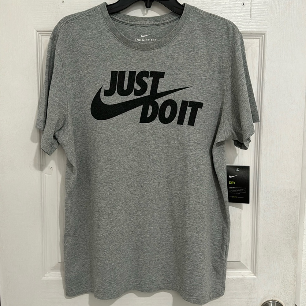Vintage WTG Nike Gray Tee Shirts For Men Size Medium